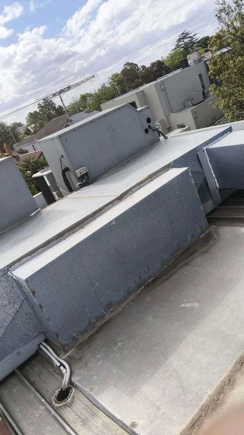 Metal roof drainage channel overview