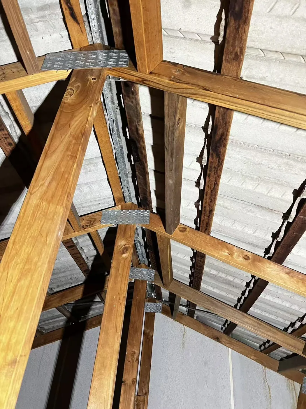 Roof framing and tile access detail